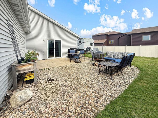 45 OLIVE TREE CR NE, Minot, ND 58703