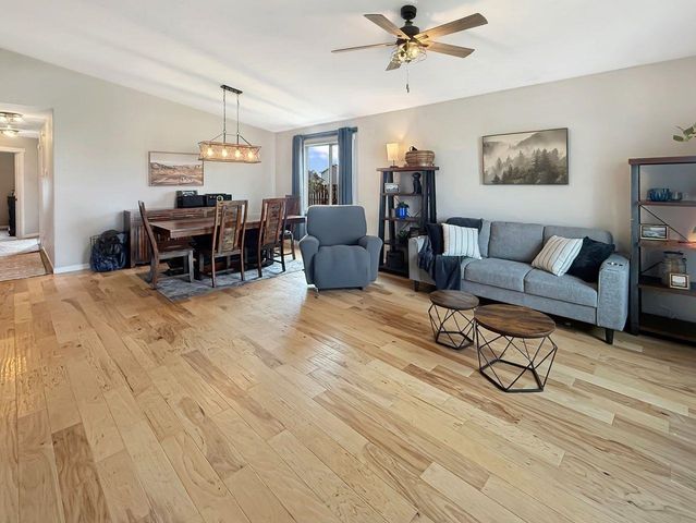 45 OLIVE TREE CR NE, Minot, ND 58703