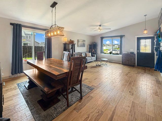 45 OLIVE TREE CR NE, Minot, ND 58703