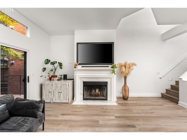 820 Nw 22ND Ave, Portland, OR 97210