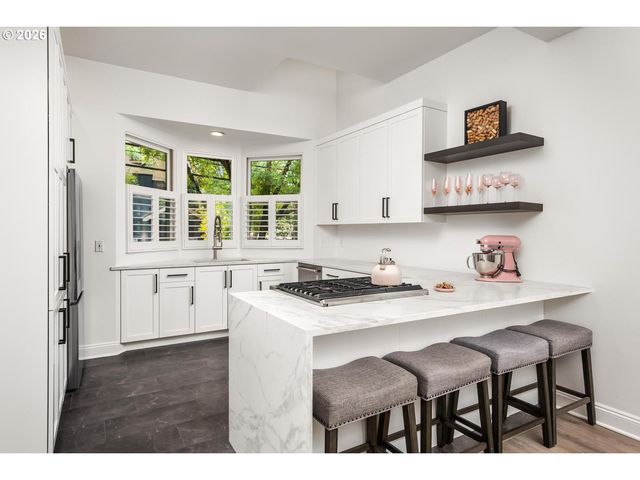 820 Nw 22ND Ave, Portland, OR 97210