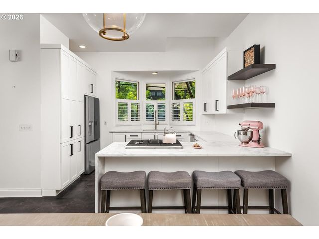 820 Nw 22ND Ave, Portland, OR 97210
