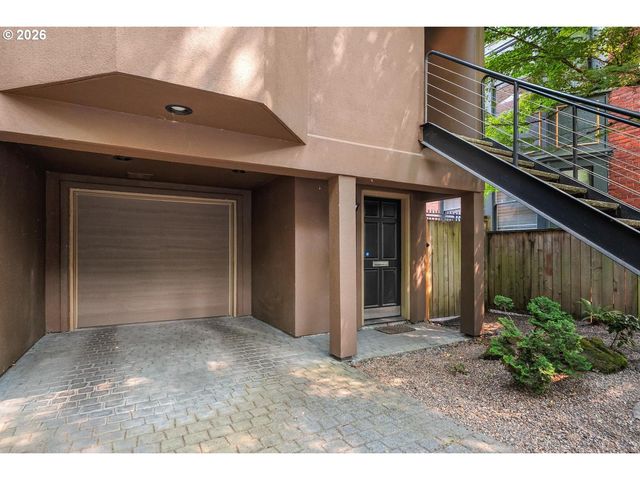 820 Nw 22ND Ave, Portland, OR 97210