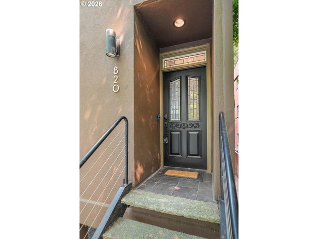 820 Nw 22ND Ave, Portland, OR 97210