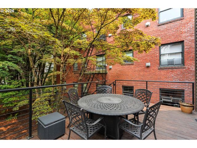 820 Nw 22ND Ave, Portland, OR 97210
