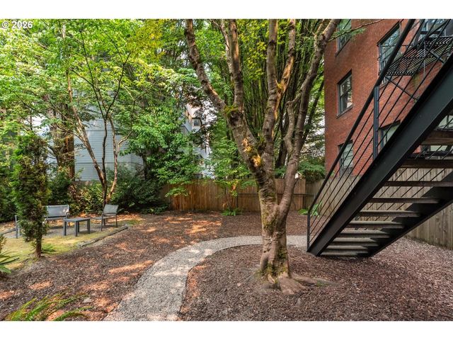 820 Nw 22ND Ave, Portland, OR 97210