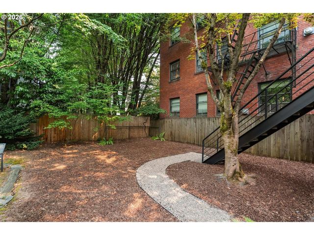 820 Nw 22ND Ave, Portland, OR 97210