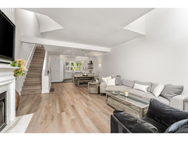 820 Nw 22ND Ave, Portland, OR 97210