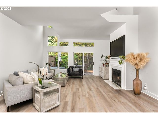 820 Nw 22ND Ave, Portland, OR 97210