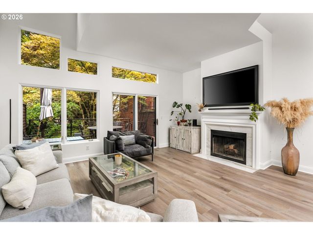 820 Nw 22ND Ave, Portland, OR 97210