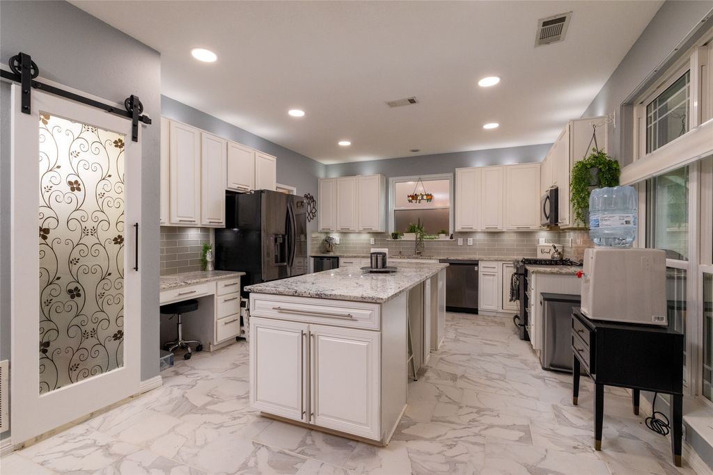 3517 Castlewood Court, Flower Mound, TX 75022