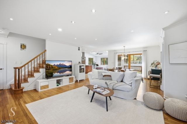 5 Franciscan Way, Fair Lawn Boro, NJ 07410