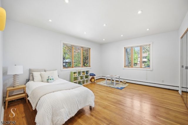 5 Franciscan Way, Fair Lawn Boro, NJ 07410