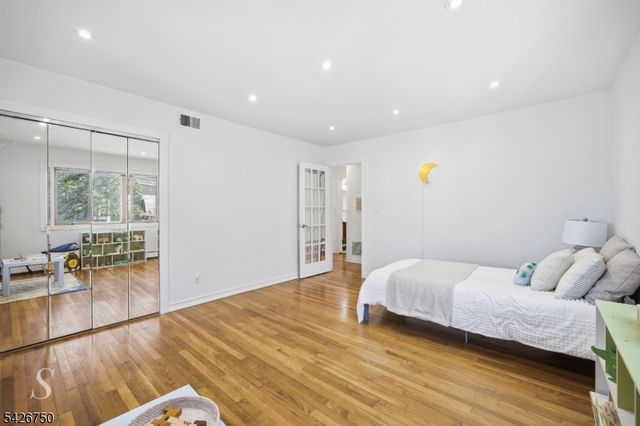 5 Franciscan Way, Fair Lawn Boro, NJ 07410