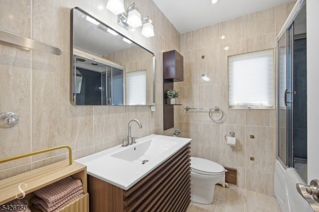 5 Franciscan Way, Fair Lawn Boro, NJ 07410