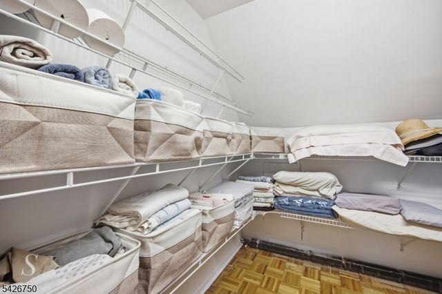 5 Franciscan Way, Fair Lawn Boro, NJ 07410