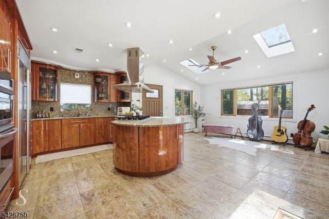 5 Franciscan Way, Fair Lawn Boro, NJ 07410