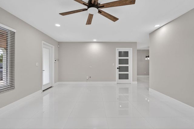 10339 Daphne Avenue, Palm Beach Gardens, FL 33410