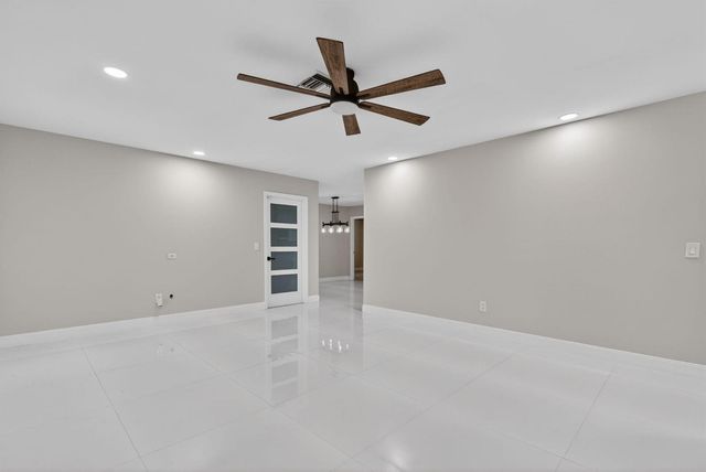 10339 Daphne Avenue, Palm Beach Gardens, FL 33410
