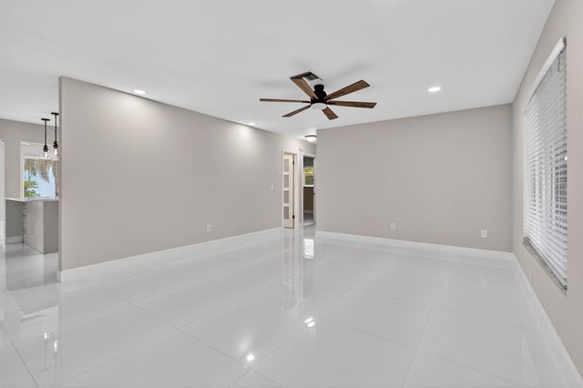 10339 Daphne Avenue, Palm Beach Gardens, FL 33410
