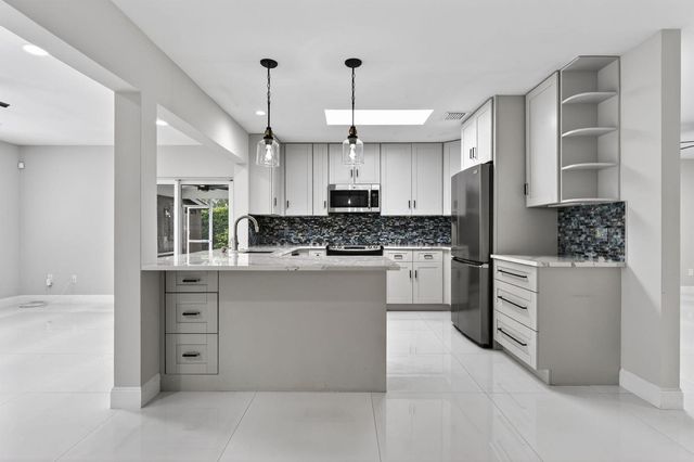 10339 Daphne Avenue, Palm Beach Gardens, FL 33410