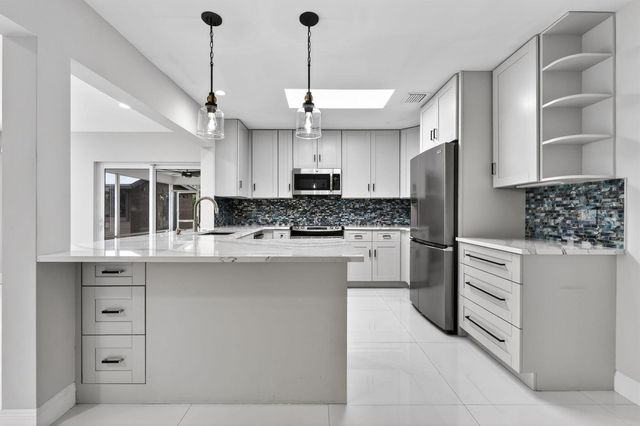 10339 Daphne Avenue, Palm Beach Gardens, FL 33410