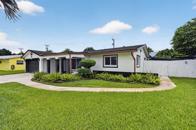 10339 Daphne Avenue, Palm Beach Gardens, FL 33410