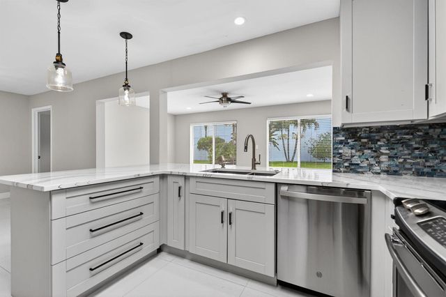 10339 Daphne Avenue, Palm Beach Gardens, FL 33410