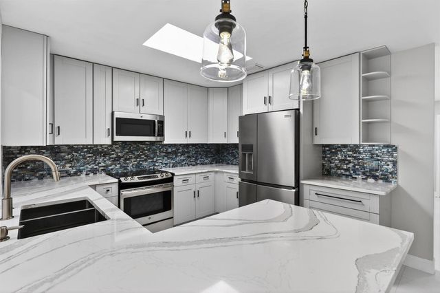 10339 Daphne Avenue, Palm Beach Gardens, FL 33410