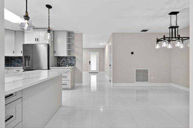 10339 Daphne Avenue, Palm Beach Gardens, FL 33410
