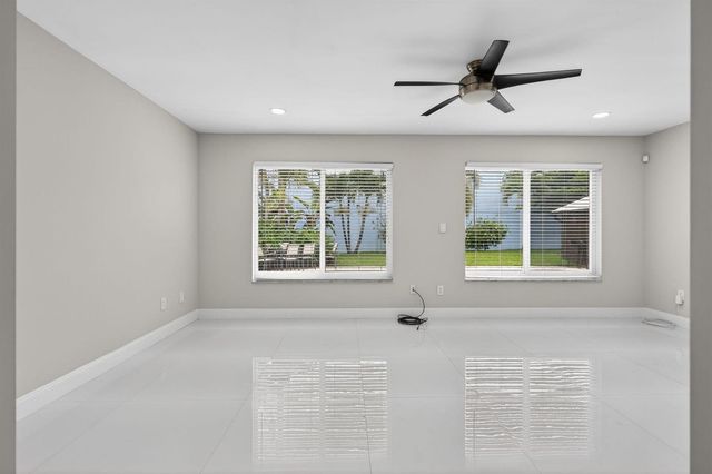 10339 Daphne Avenue, Palm Beach Gardens, FL 33410