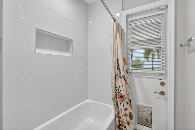 10339 Daphne Avenue, Palm Beach Gardens, FL 33410