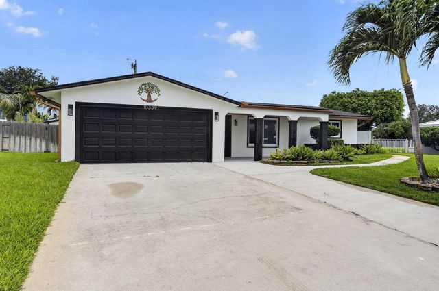 10339 Daphne Avenue, Palm Beach Gardens, FL 33410