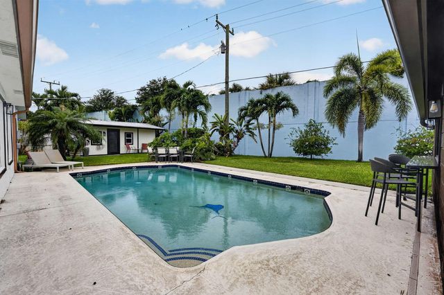 10339 Daphne Avenue, Palm Beach Gardens, FL 33410