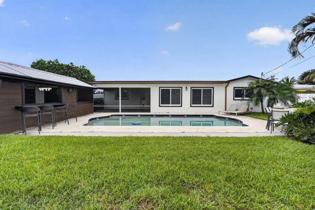 10339 Daphne Avenue, Palm Beach Gardens, FL 33410