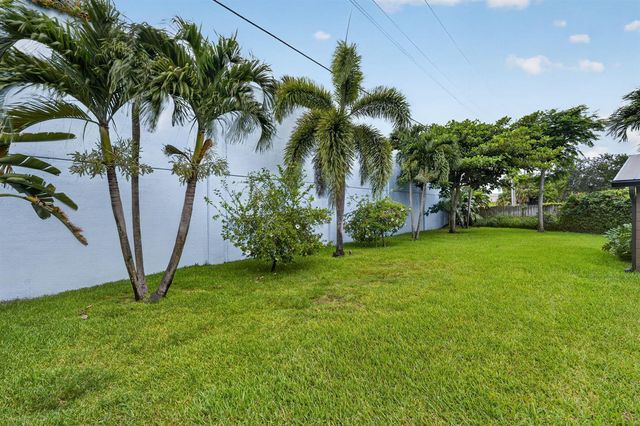 10339 Daphne Avenue, Palm Beach Gardens, FL 33410
