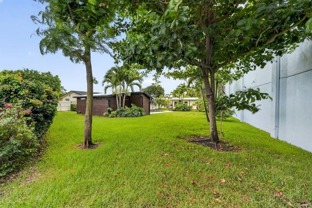 10339 Daphne Avenue, Palm Beach Gardens, FL 33410