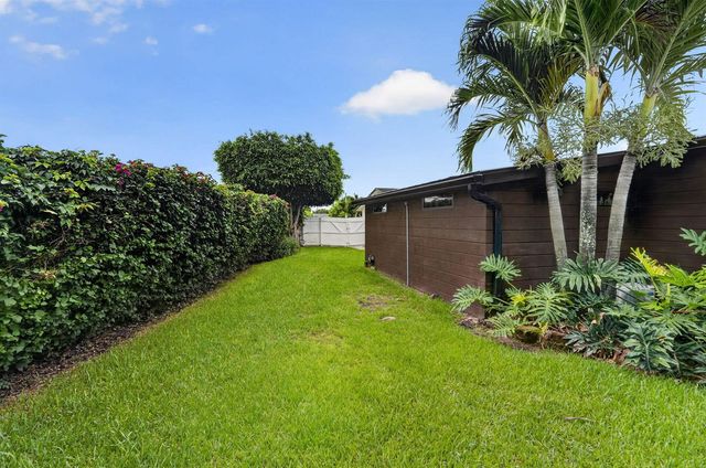 10339 Daphne Avenue, Palm Beach Gardens, FL 33410