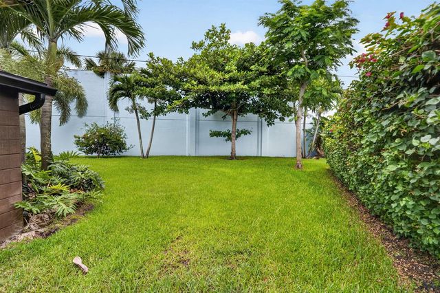 10339 Daphne Avenue, Palm Beach Gardens, FL 33410