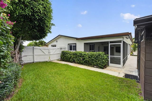 10339 Daphne Avenue, Palm Beach Gardens, FL 33410