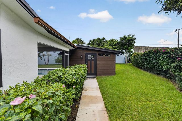 10339 Daphne Avenue, Palm Beach Gardens, FL 33410