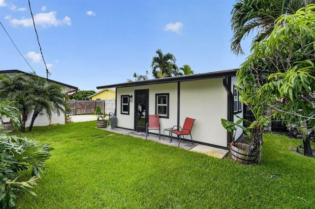 10339 Daphne Avenue, Palm Beach Gardens, FL 33410