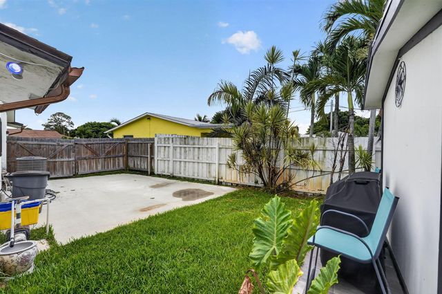 10339 Daphne Avenue, Palm Beach Gardens, FL 33410
