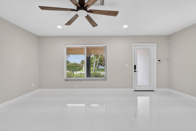 10339 Daphne Avenue, Palm Beach Gardens, FL 33410
