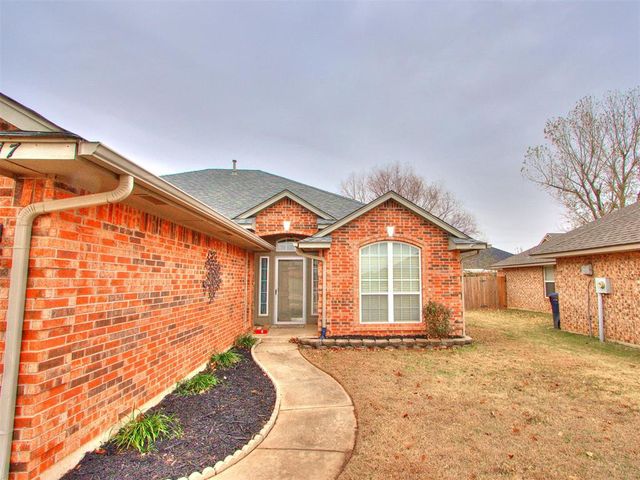 3917 Pamela Lane, Yukon, OK 73099