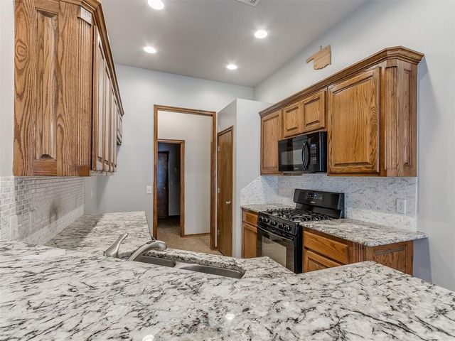 3917 Pamela Lane, Yukon, OK 73099