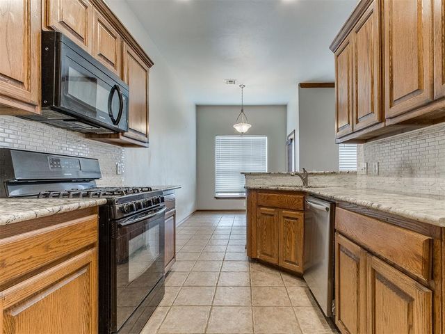 3917 Pamela Lane, Yukon, OK 73099