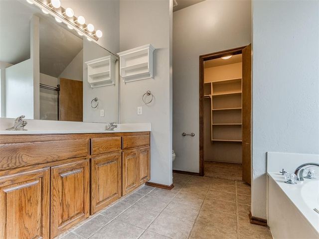 3917 Pamela Lane, Yukon, OK 73099