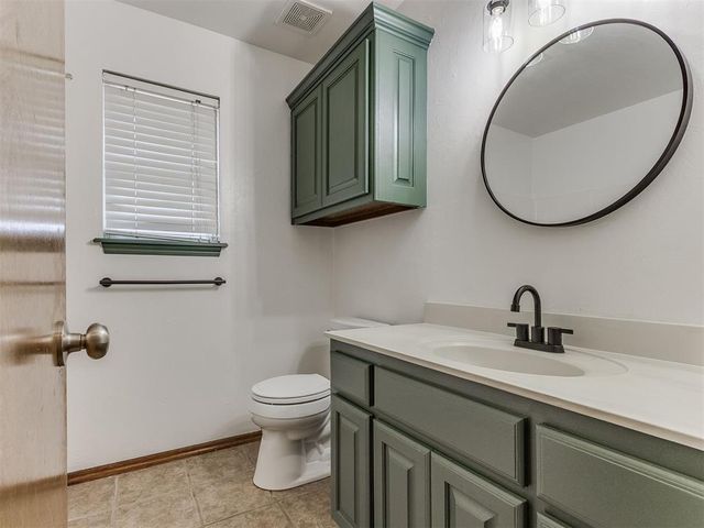 3917 Pamela Lane, Yukon, OK 73099