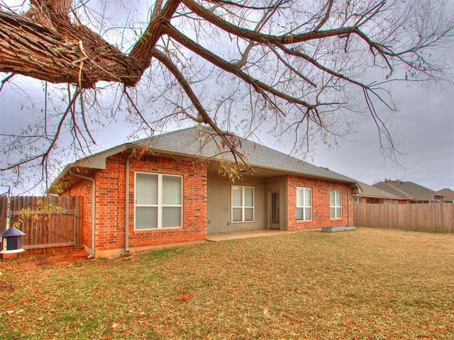 3917 Pamela Lane, Yukon, OK 73099